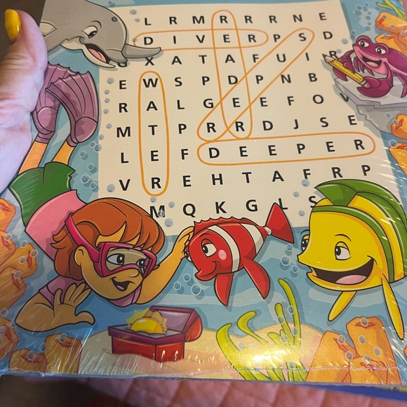 Beginner Word Hunt books pak of 4 plus unsealed word seek and brain games - Picture 2 of 5